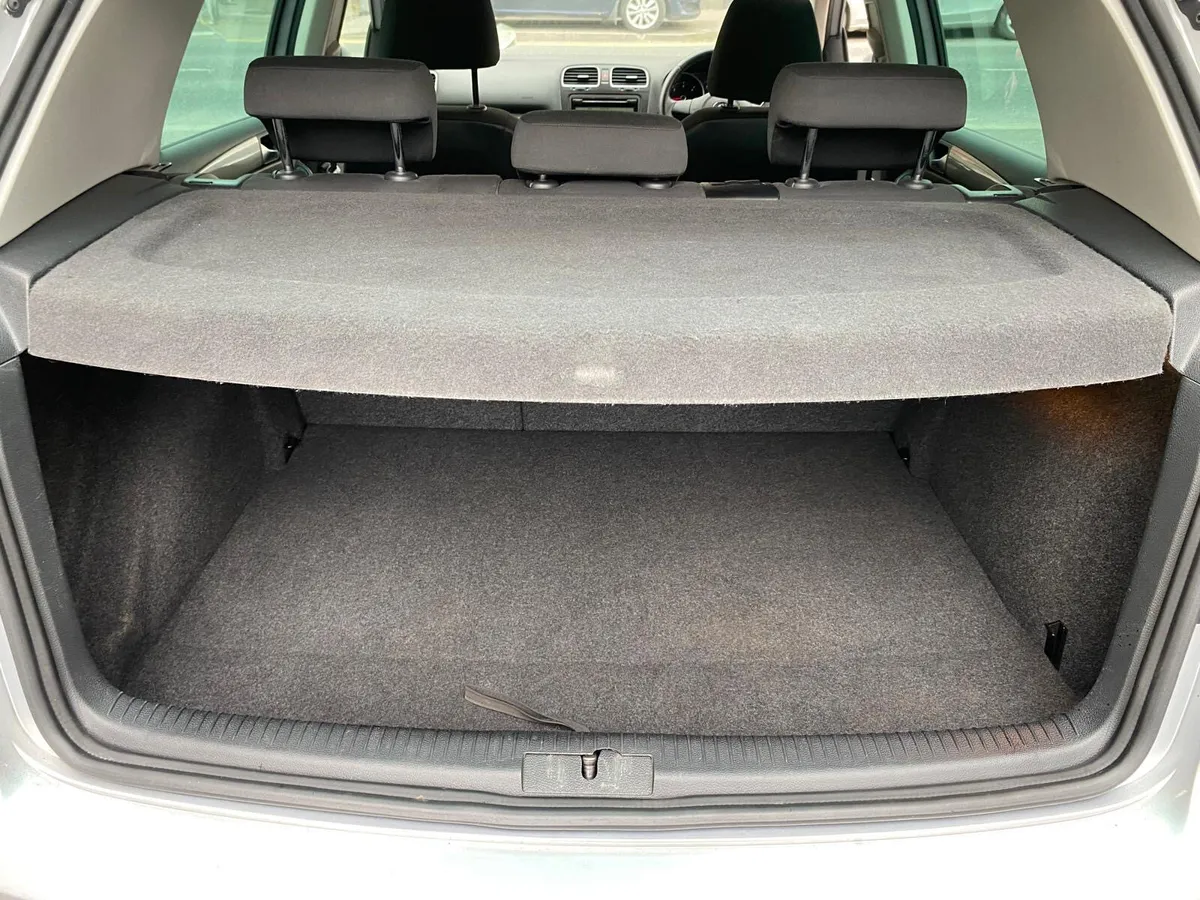 Volkswagen Golf 2011 - Image 3