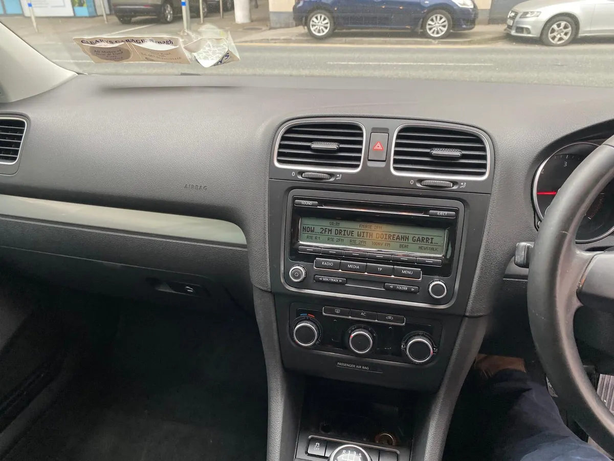 Volkswagen Golf 2011 - Image 4