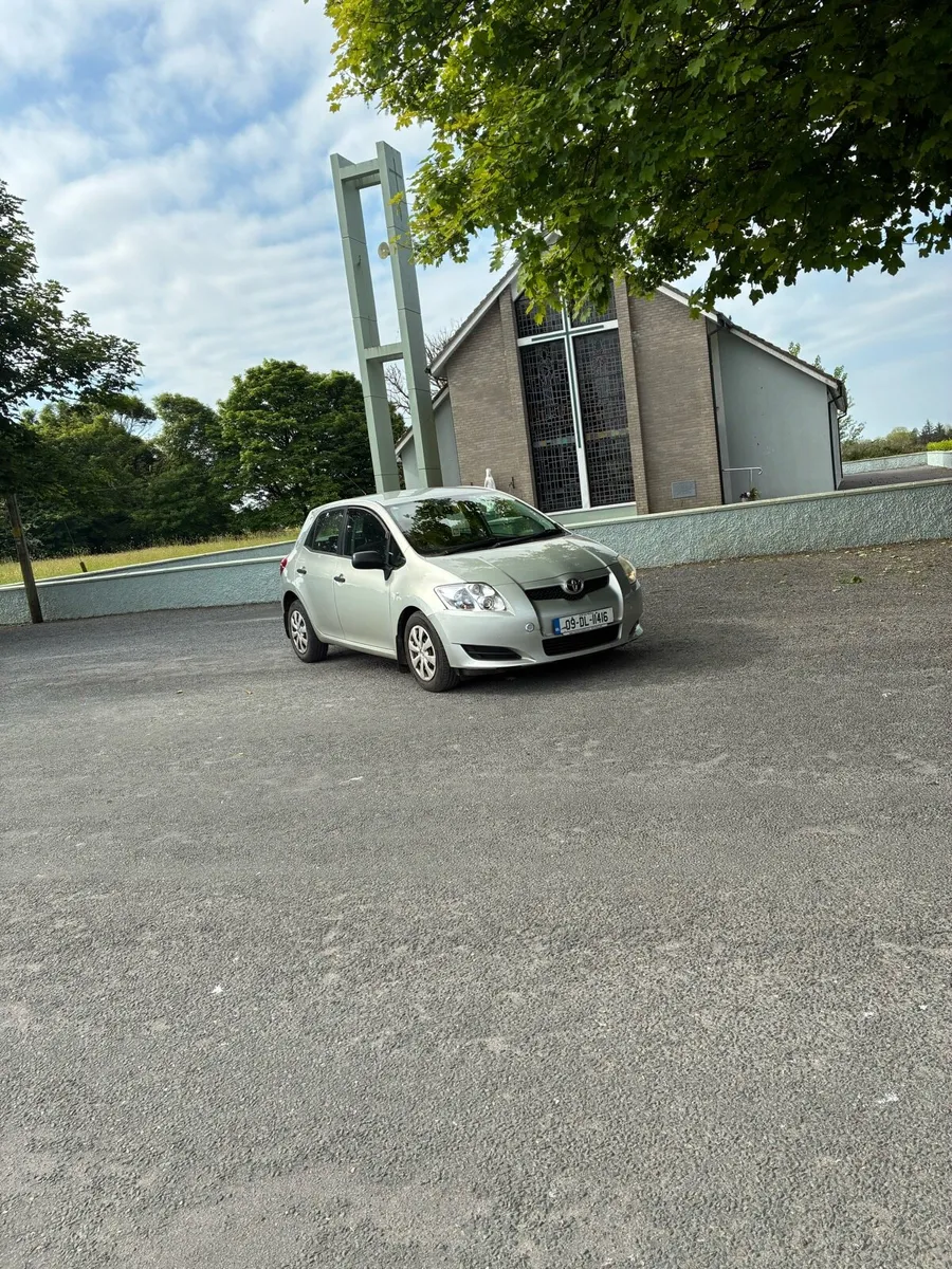 2009 Toyota auris - Image 1
