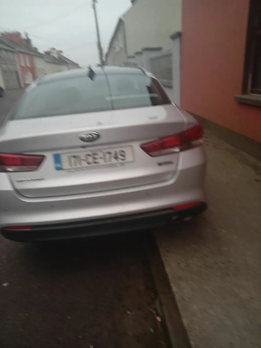 Kia Optima 2017 - Image 2
