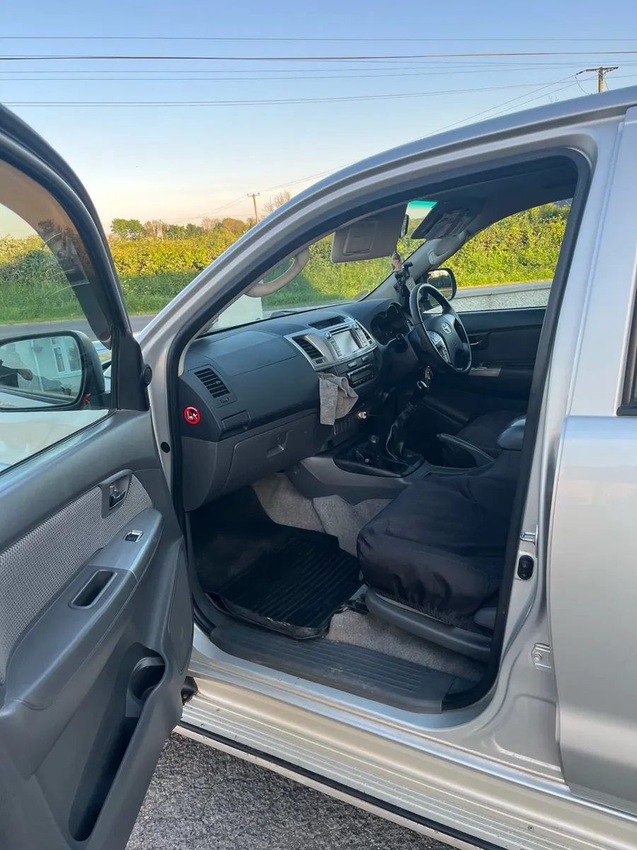 Toyota hilux 2014 - Image 4