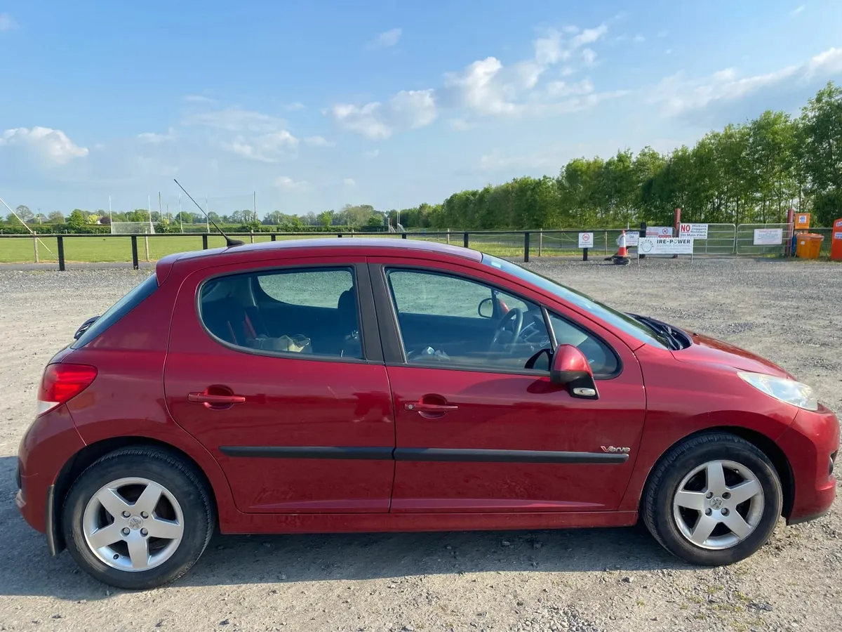 Peugeot 207 2010 - Image 2