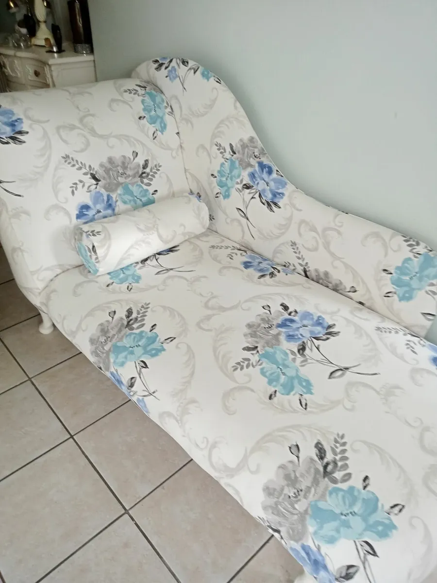 Chaise Lounge - Image 2