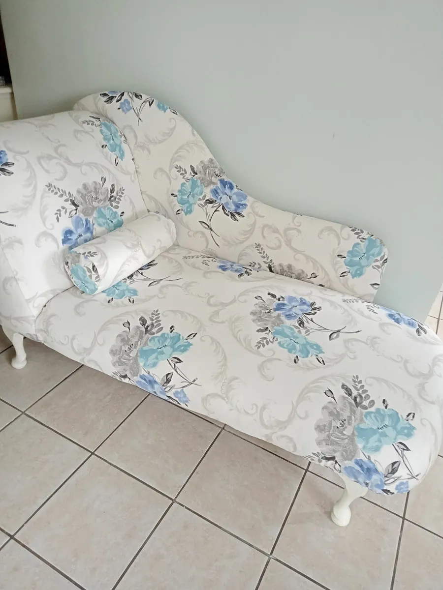 Chaise Lounge - Image 3