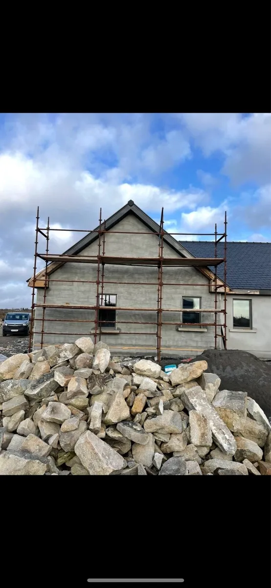 18 bays of scaffolding - Image 1