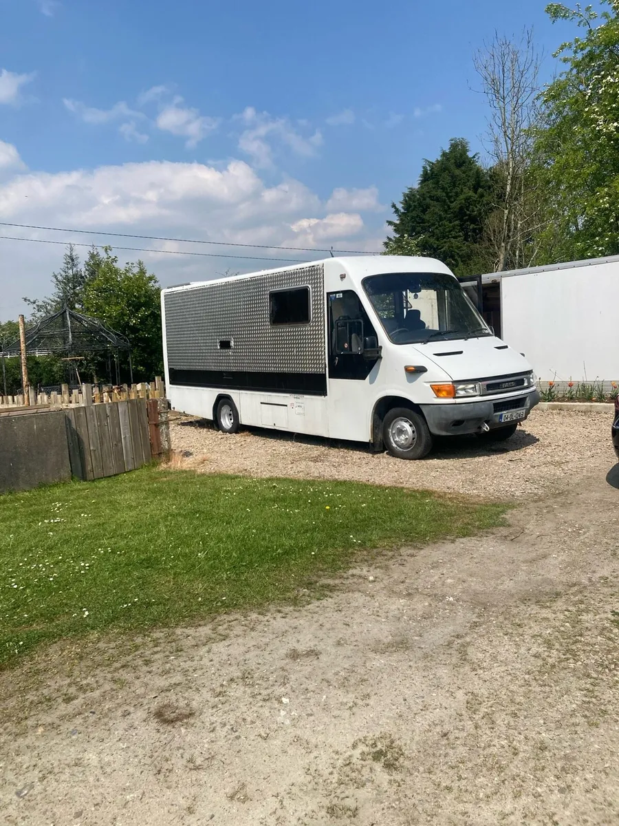 Camper - Image 1
