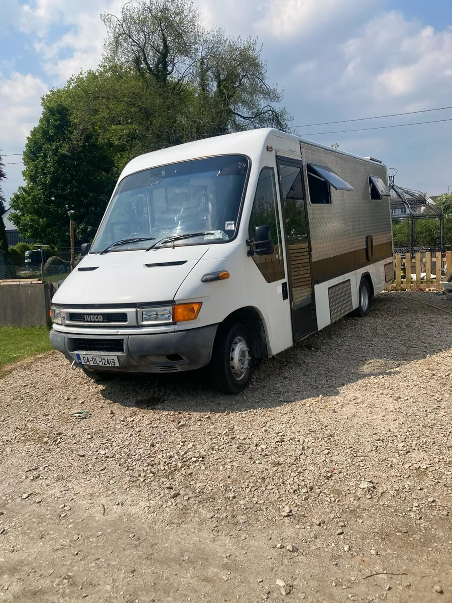 Camper - Image 2