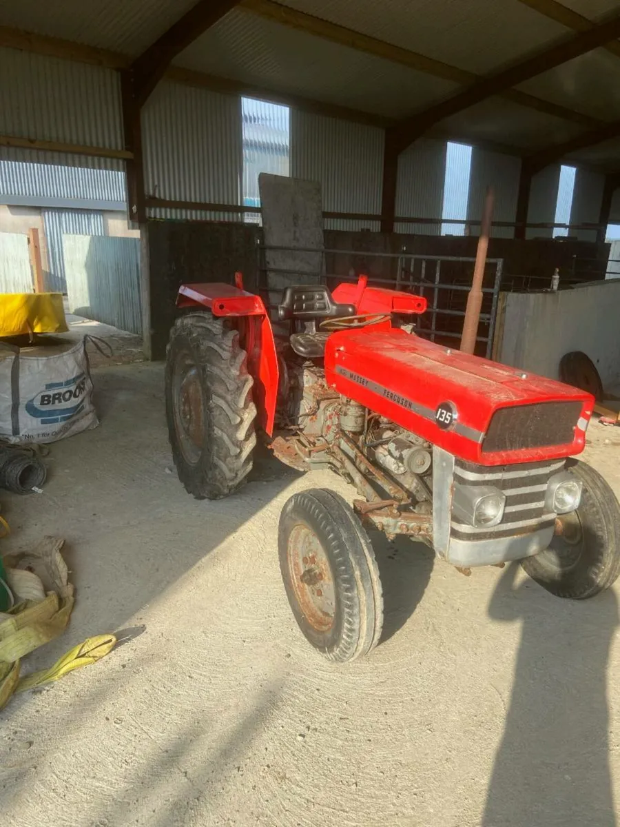 135 Massey Ferguson - Image 1