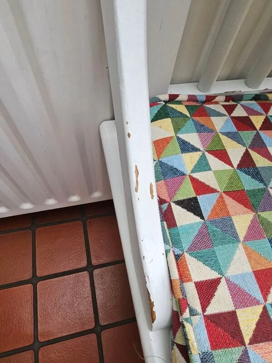 Kitchen bench and chairs - Image 2