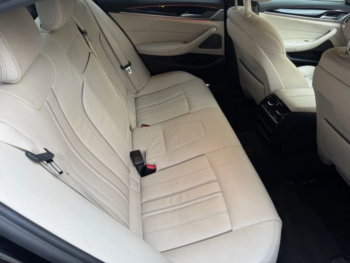 2017 BMW 520D M-Sport Full BMW Hisotry - Image 4