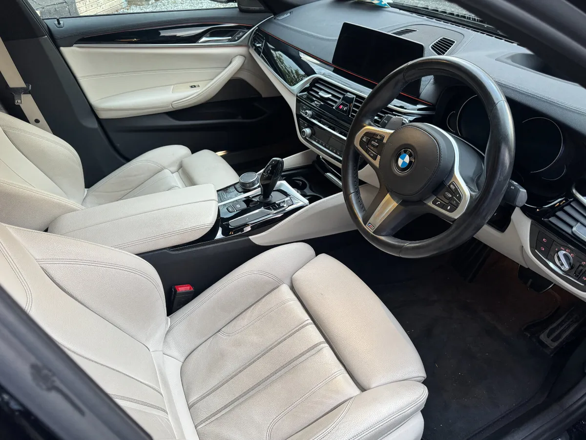 2017 BMW 520D M-Sport Full BMW Hisotry - Image 2