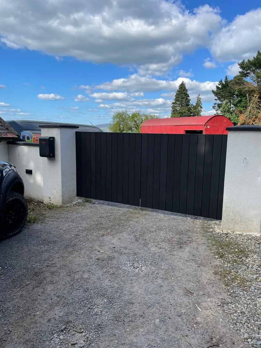 Gates, Railings, Fencing - Image 4