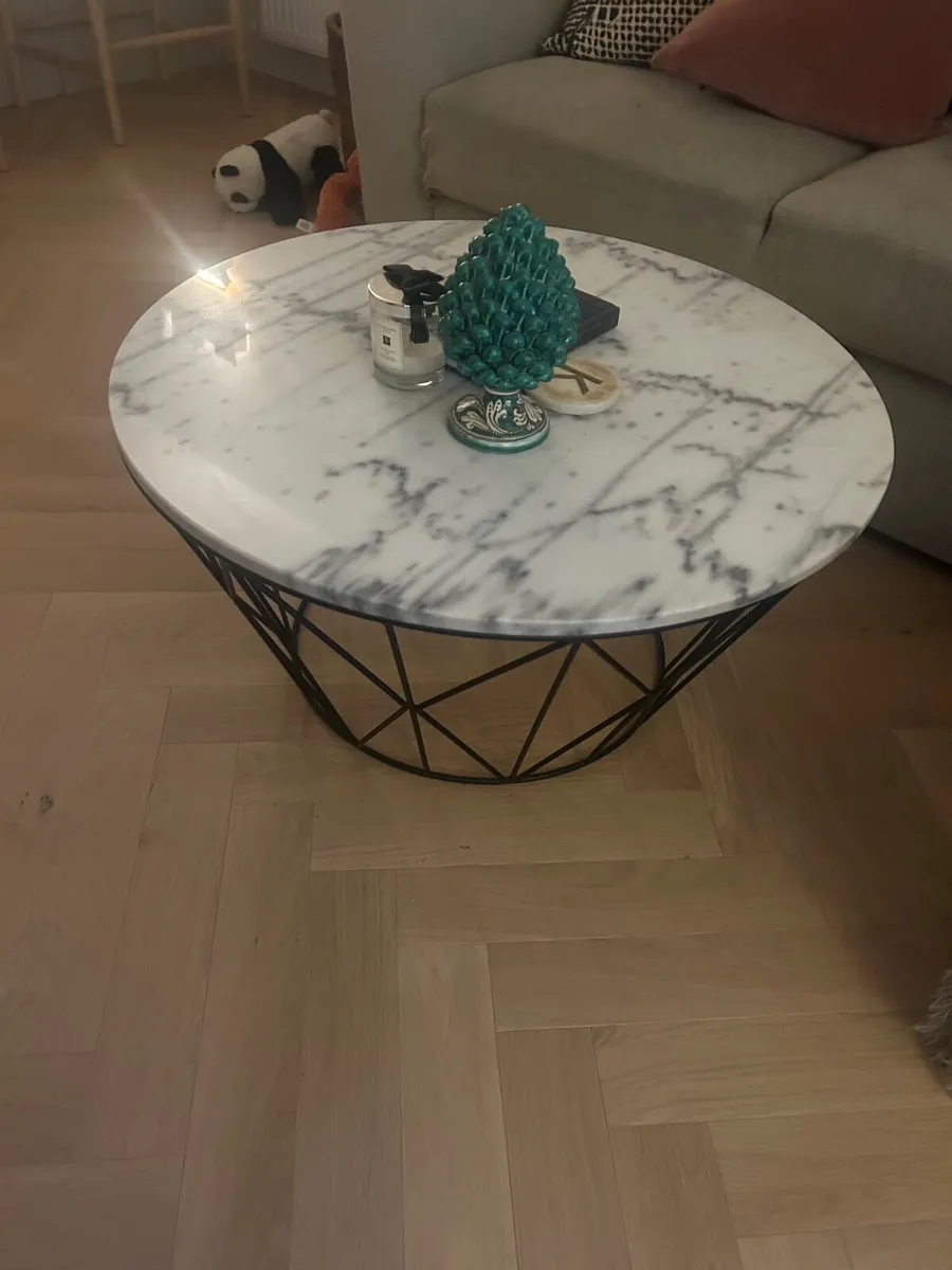 Coffee table - Image 1