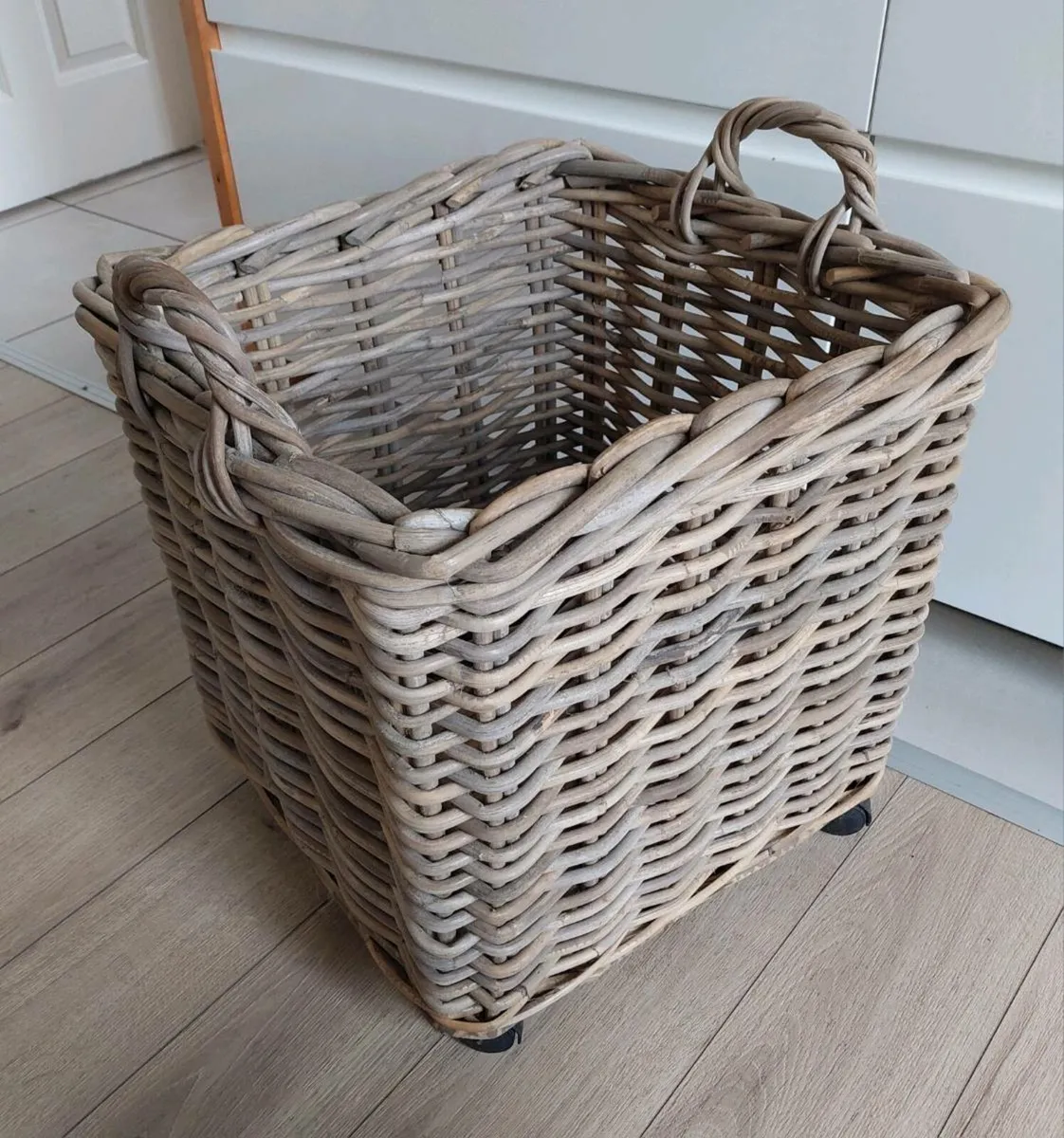 Large Wicker Basket on Castors - Image 1