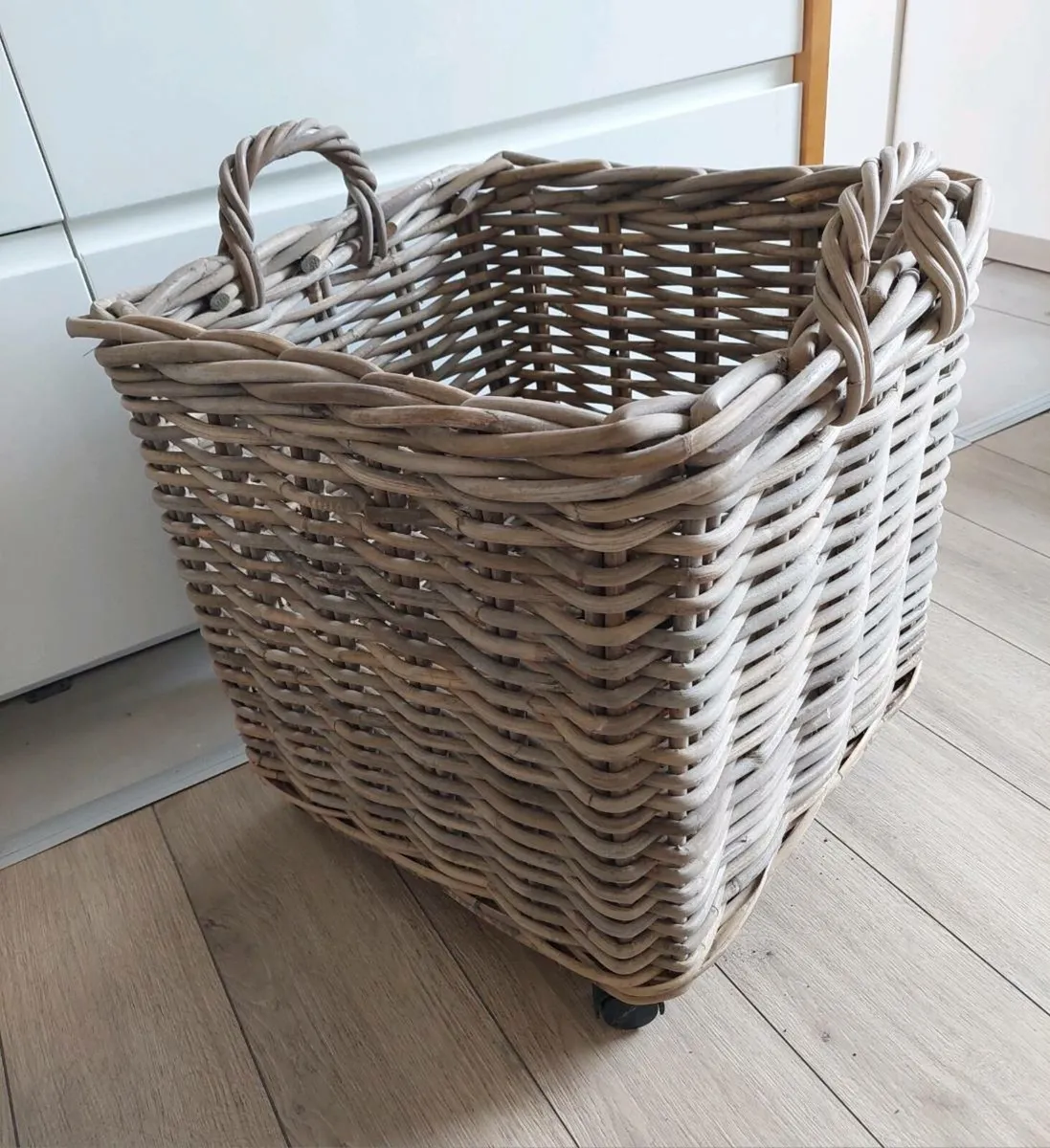 Large Wicker Basket on Castors - Image 3