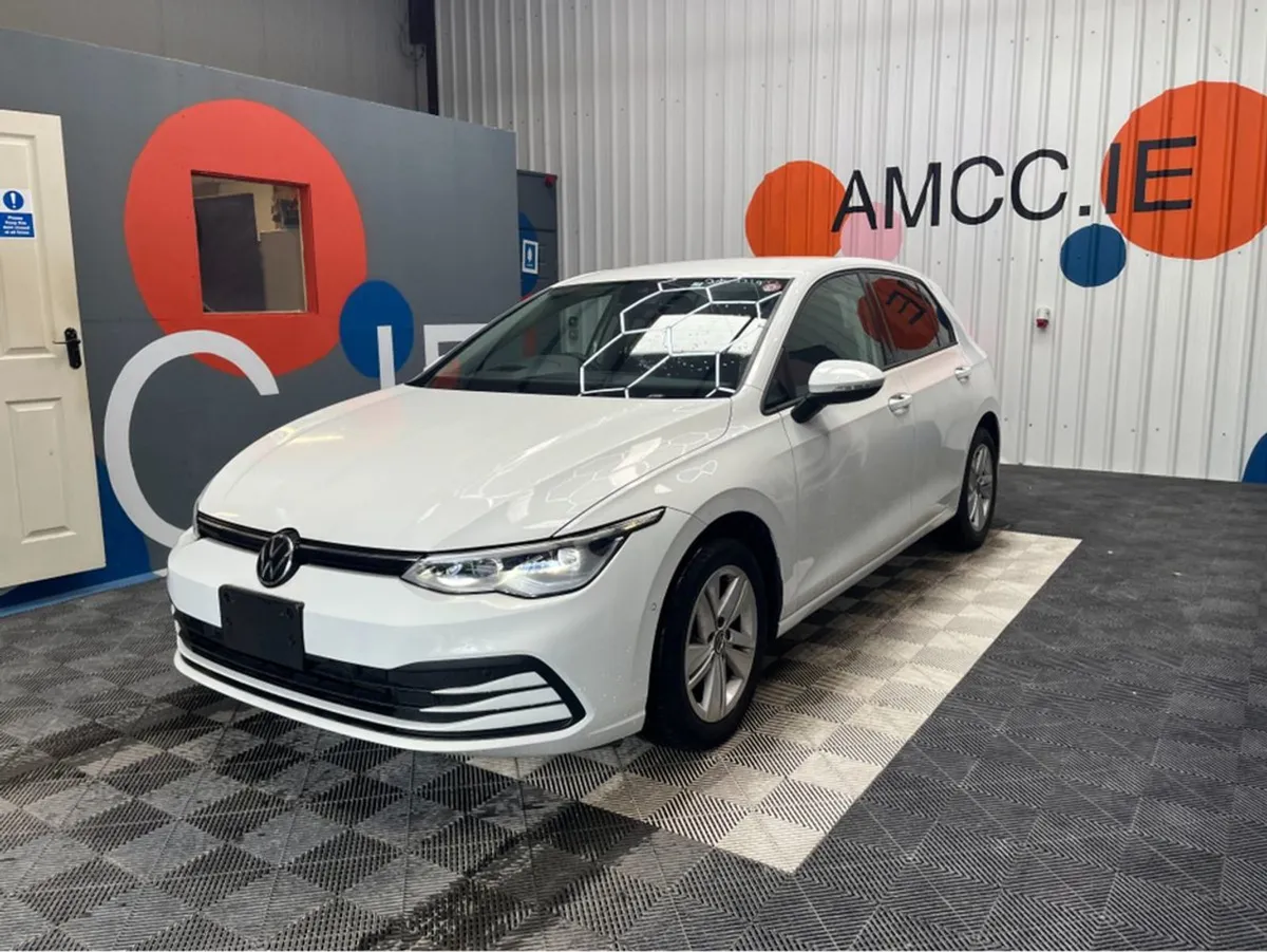 Volkswagen Golf 1.5 Etsi Hybrid / 15k Kms/ Revers - Image 3