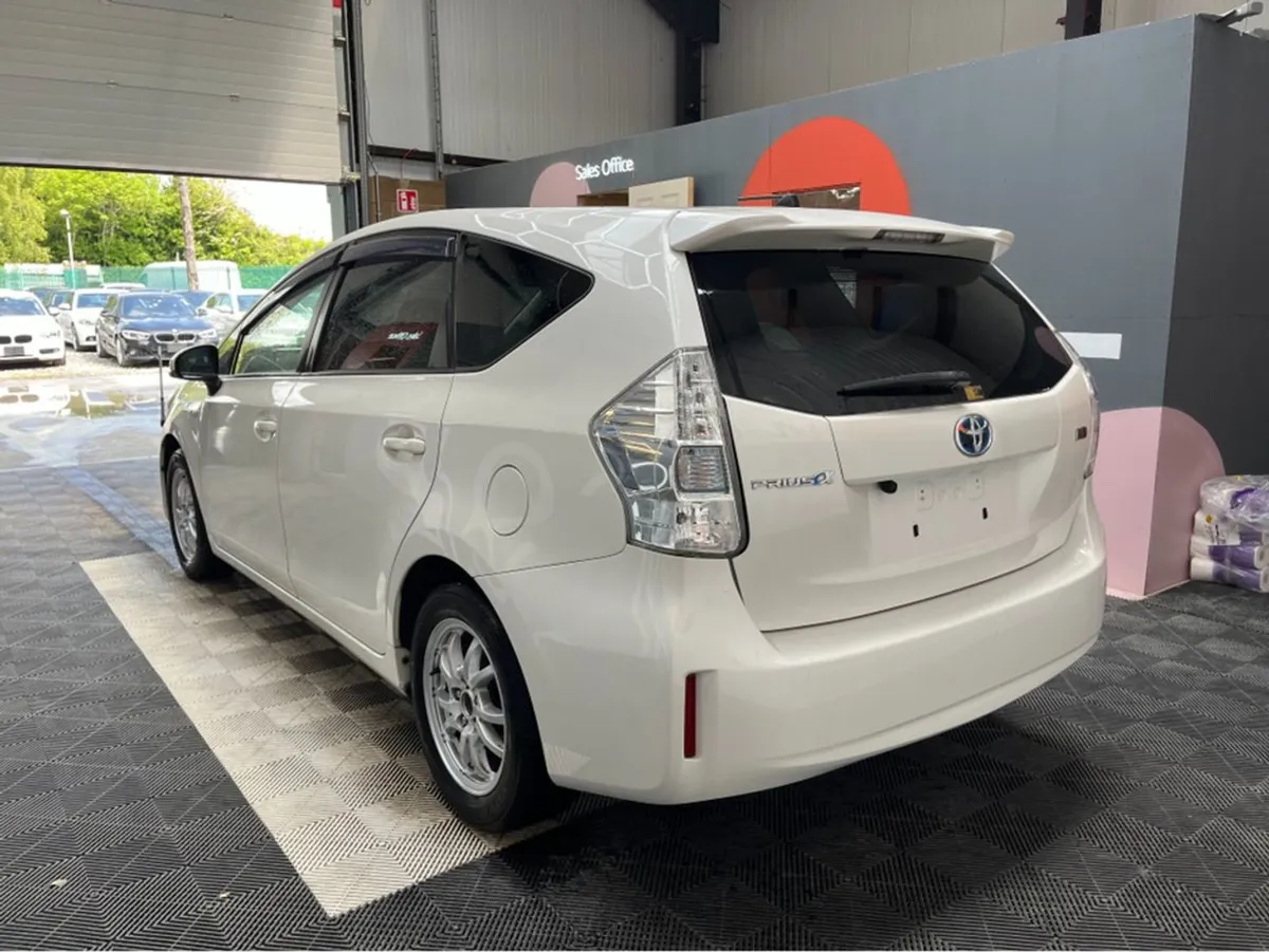 Toyota Prius Prius Alpha 7 Seater Hybrid / 99k KM - Image 4