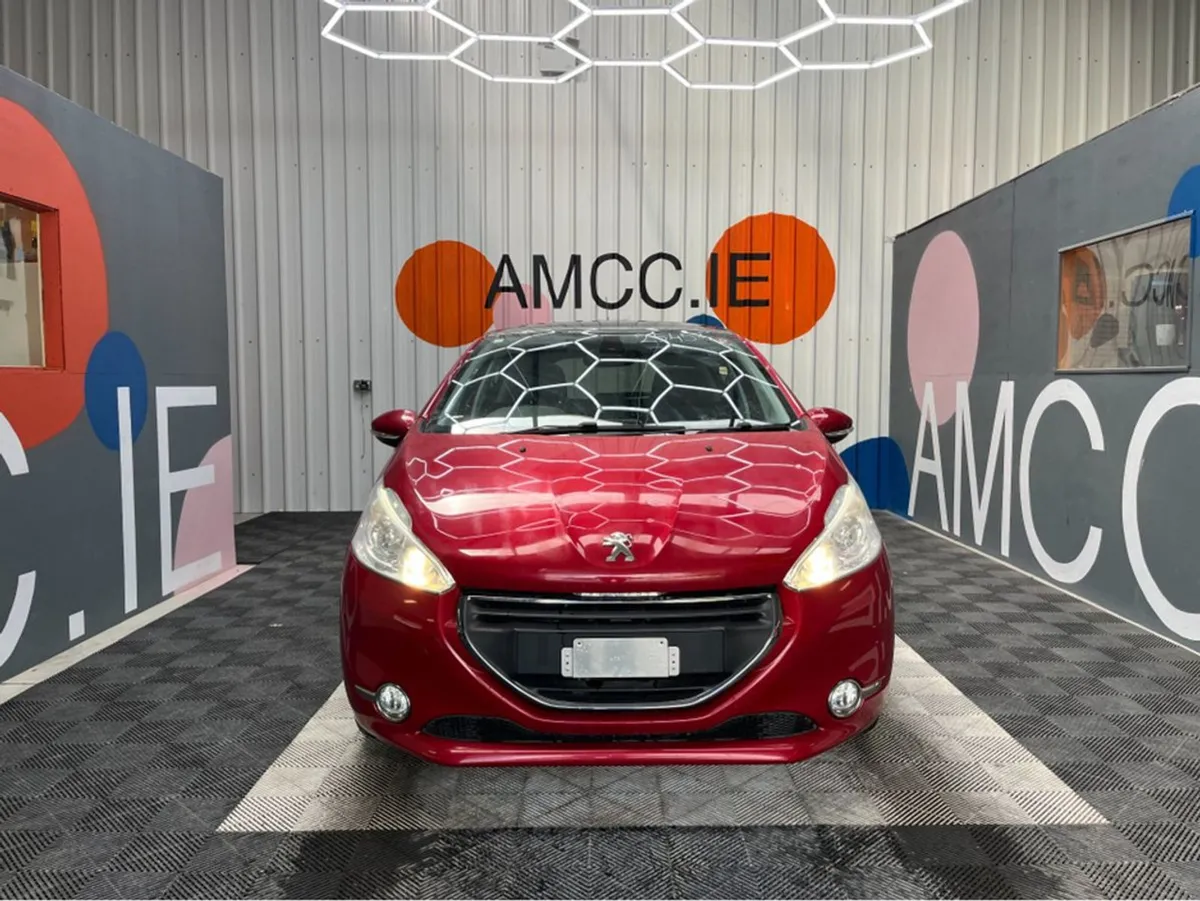 Peugeot 208 Peugeot 208 Automatic 1.2 Petrol / 39 - Image 2