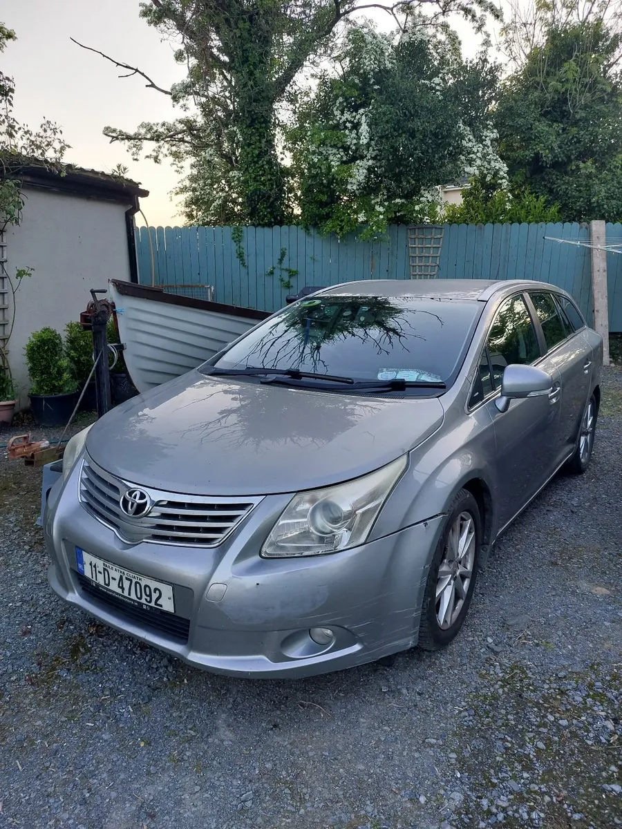 Toyota Avensis 2011 - Image 2