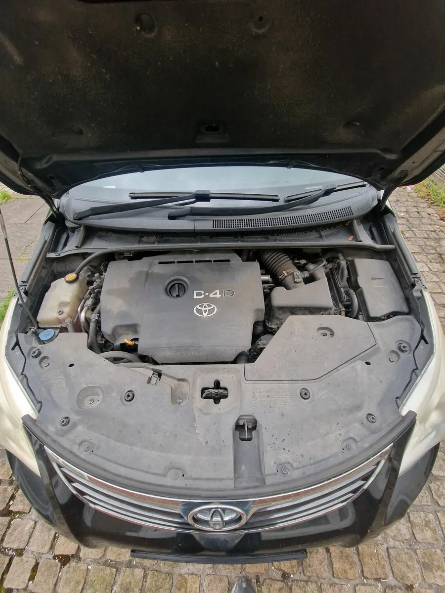 Toyota Avensis 2009 - Image 2