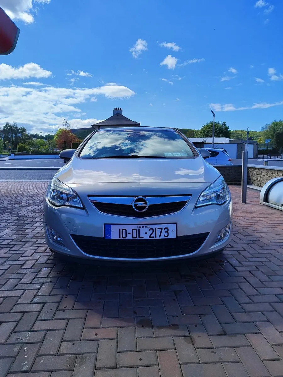 Opel Astra 2010 - Image 3