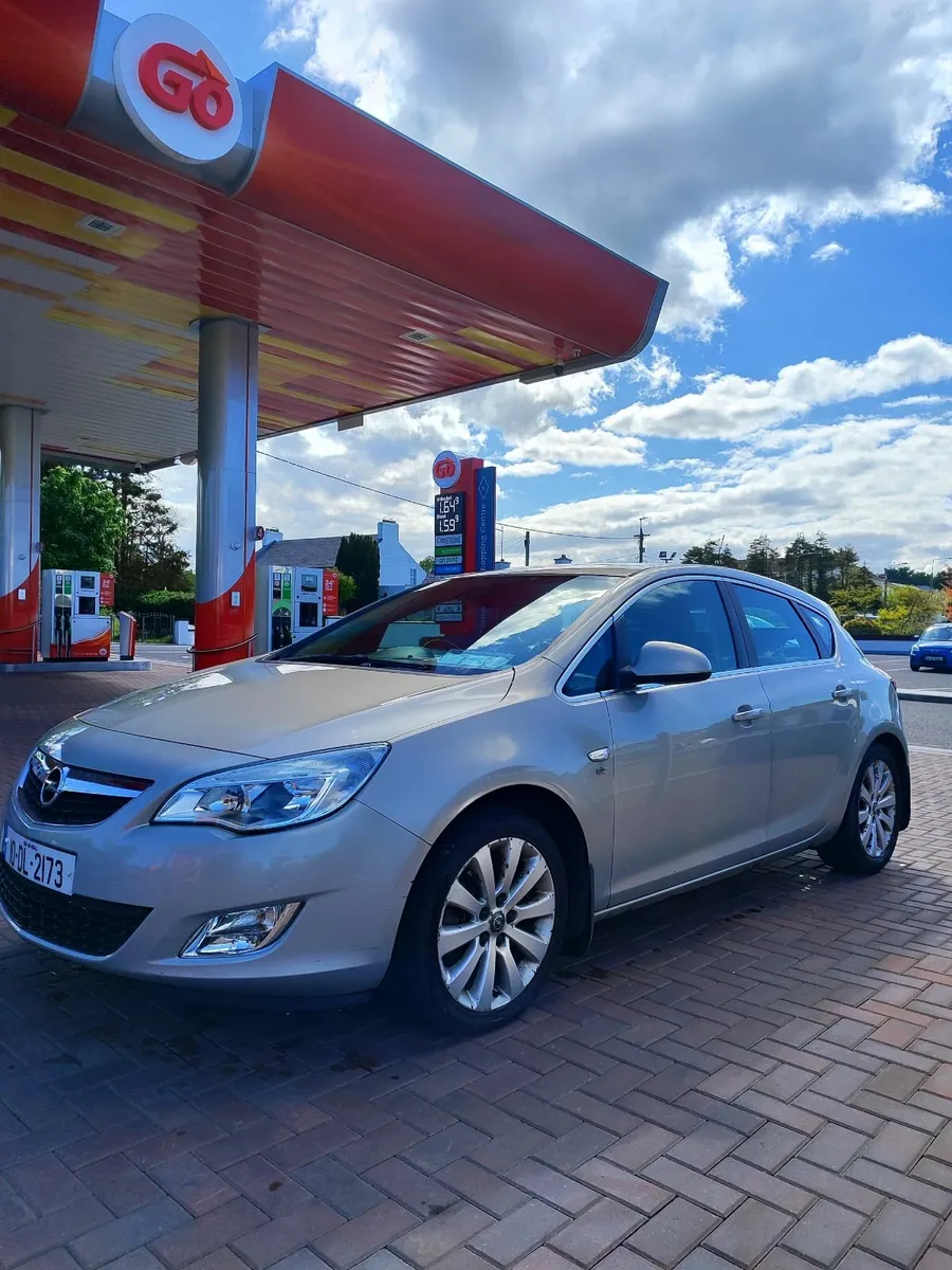 Opel Astra 2010 - Image 4