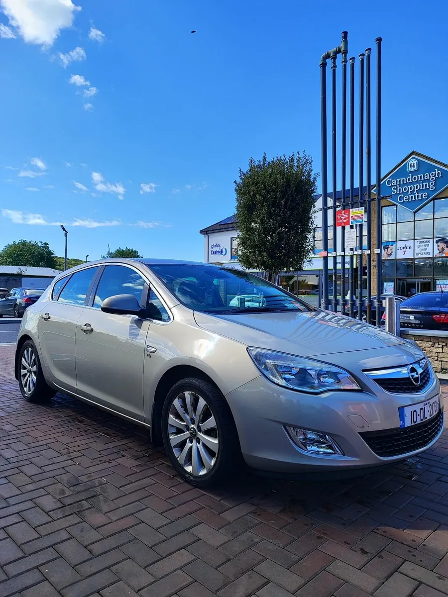 Opel Astra 2010 - Image 1