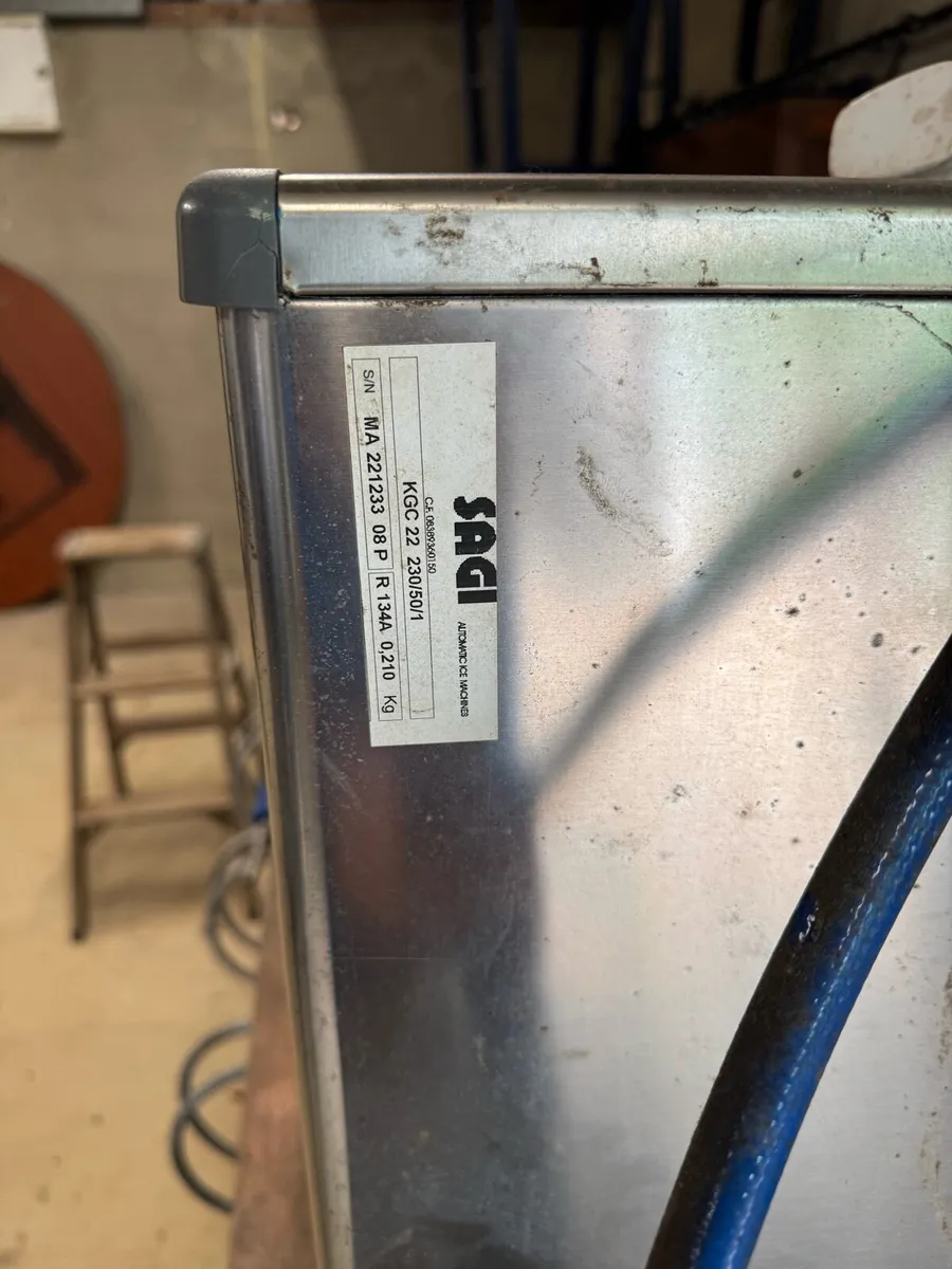 Ice maker - Image 2