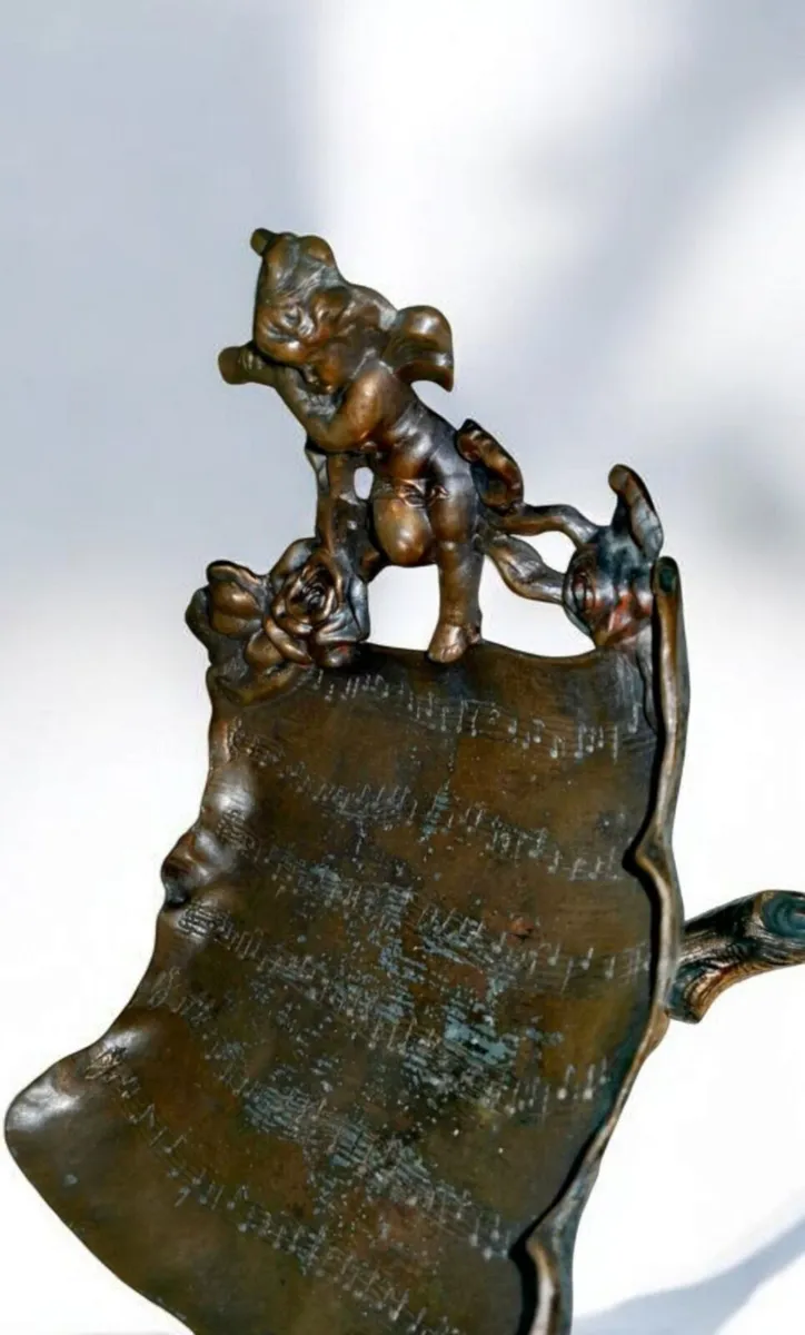 Beautiful heavy bronze centerpiece - Image 3
