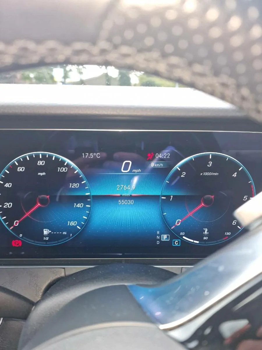 AMG E 220 DIESEL - Image 3