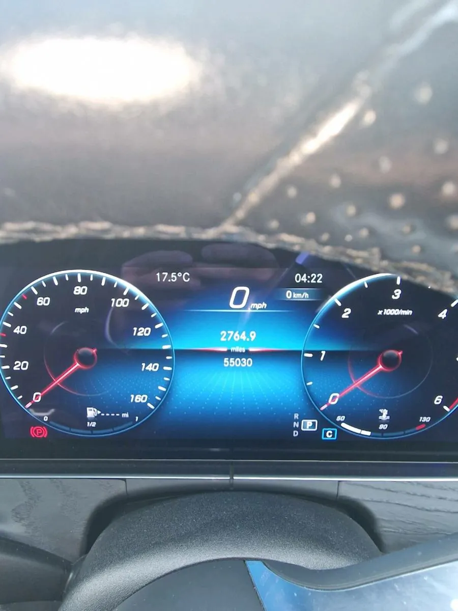 AMG E 220 DIESEL - Image 4