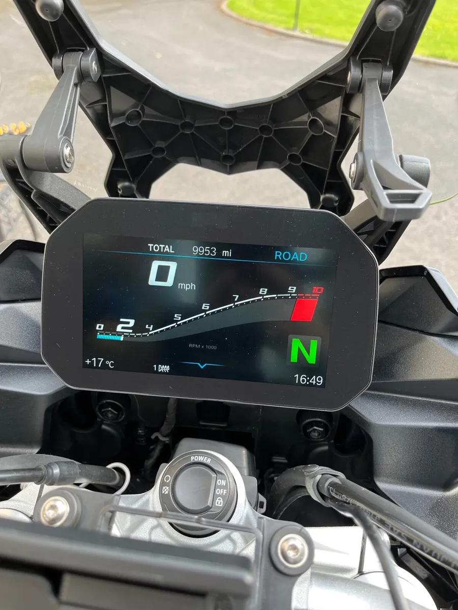 BMW F 900 XR 2022 low - Image 2