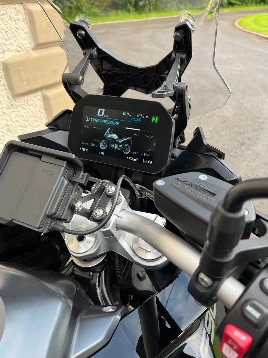 BMW F 900 XR 2022 low - Image 3