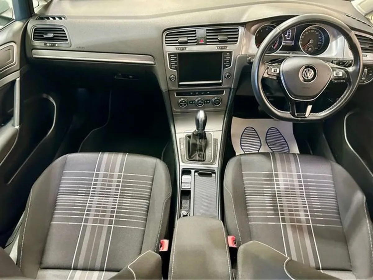 Volkswagen Golf 1.2 Automatic Lounge Edition - Image 2