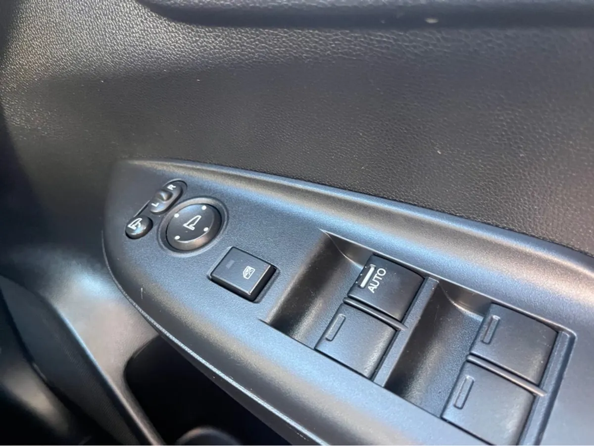 Honda Shuttle Self Charging Hybrid 5DR Auto Finan - Image 4