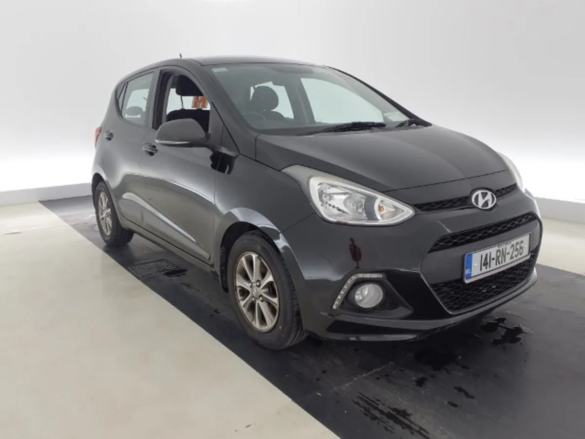 Hyundai i10 Deluxe 4dr - 998cc - Image 2