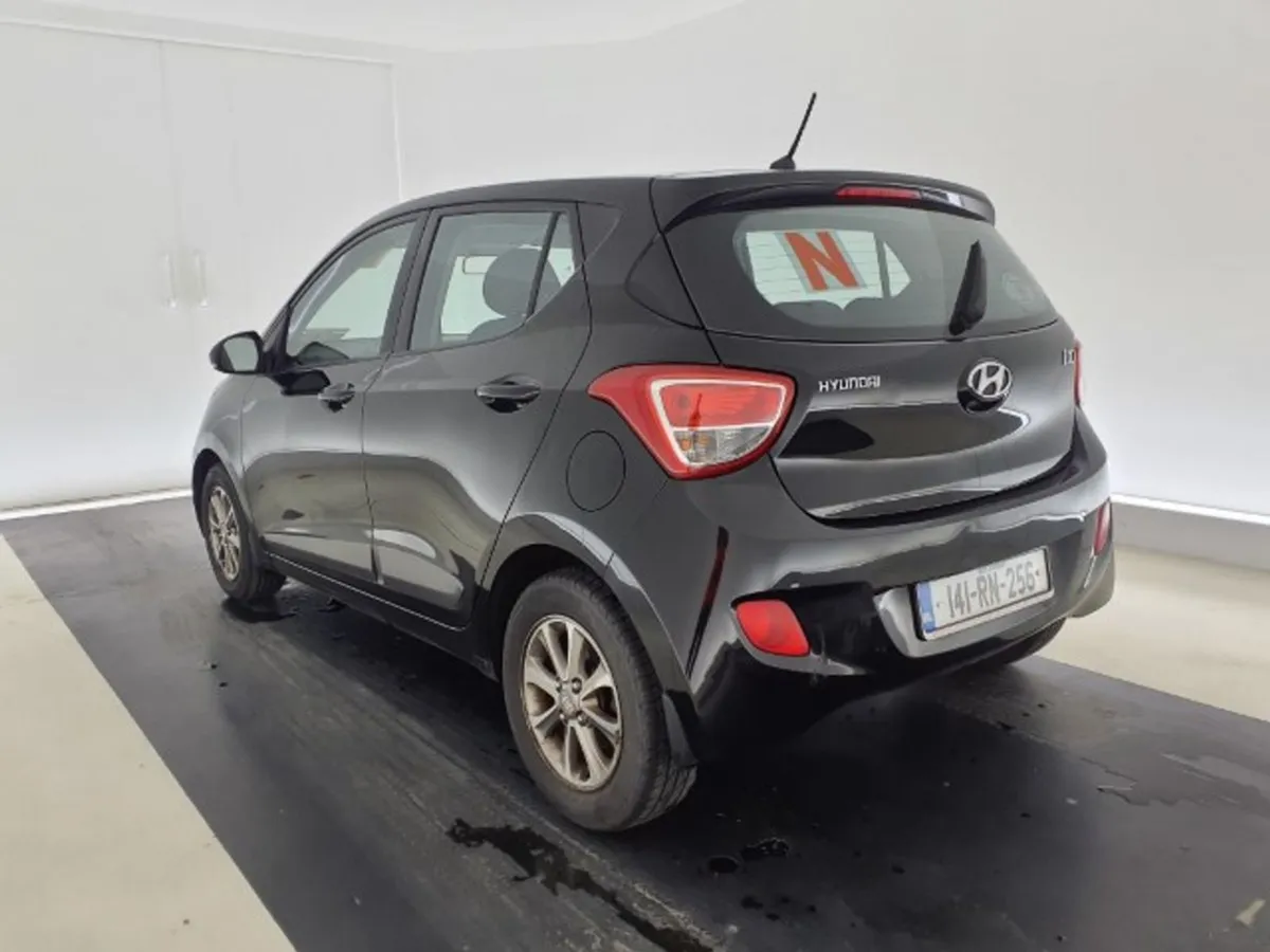 Hyundai i10 Deluxe 4dr - 998cc - Image 4