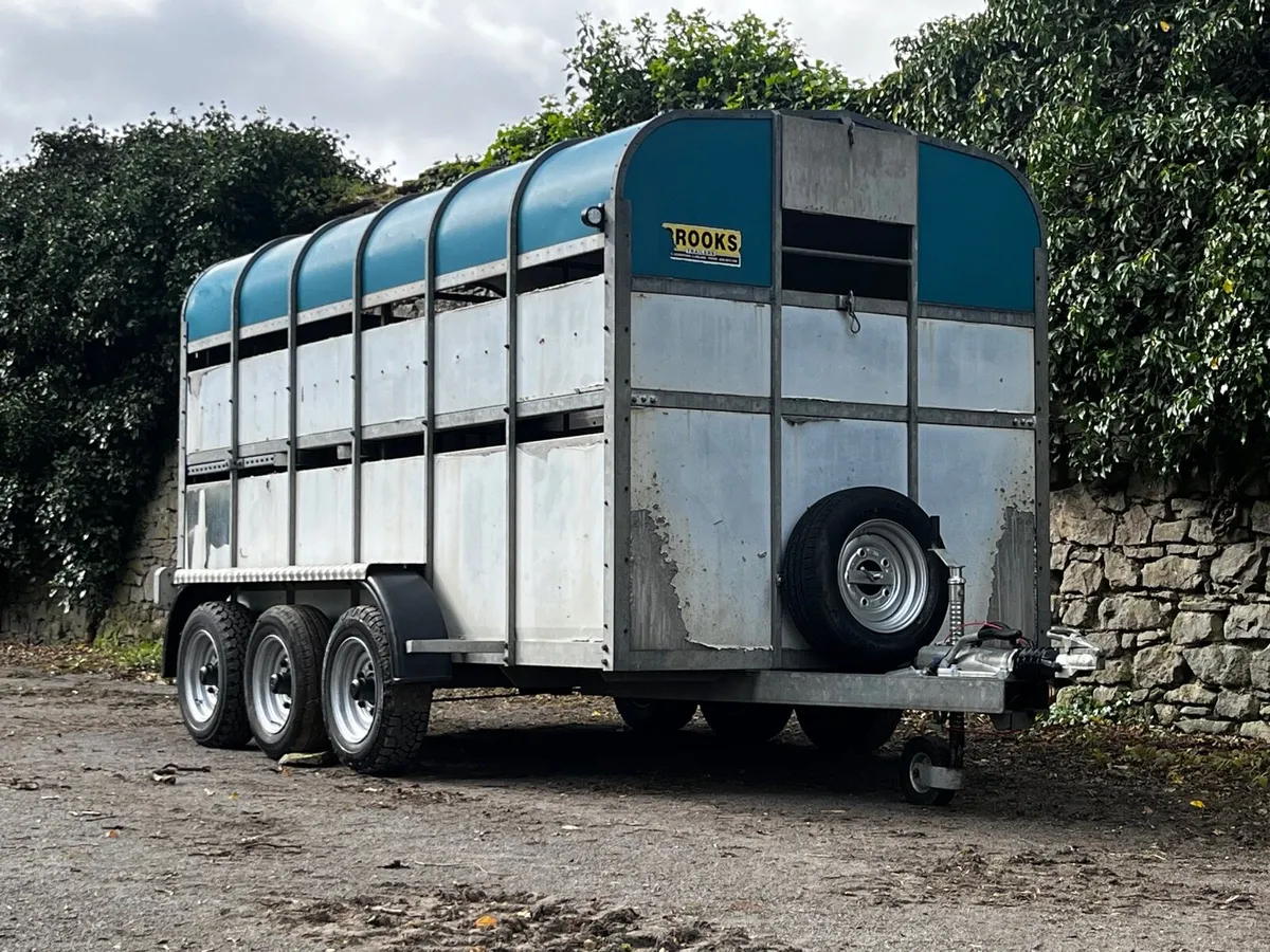 Crooks Livestock Trailer - Image 2