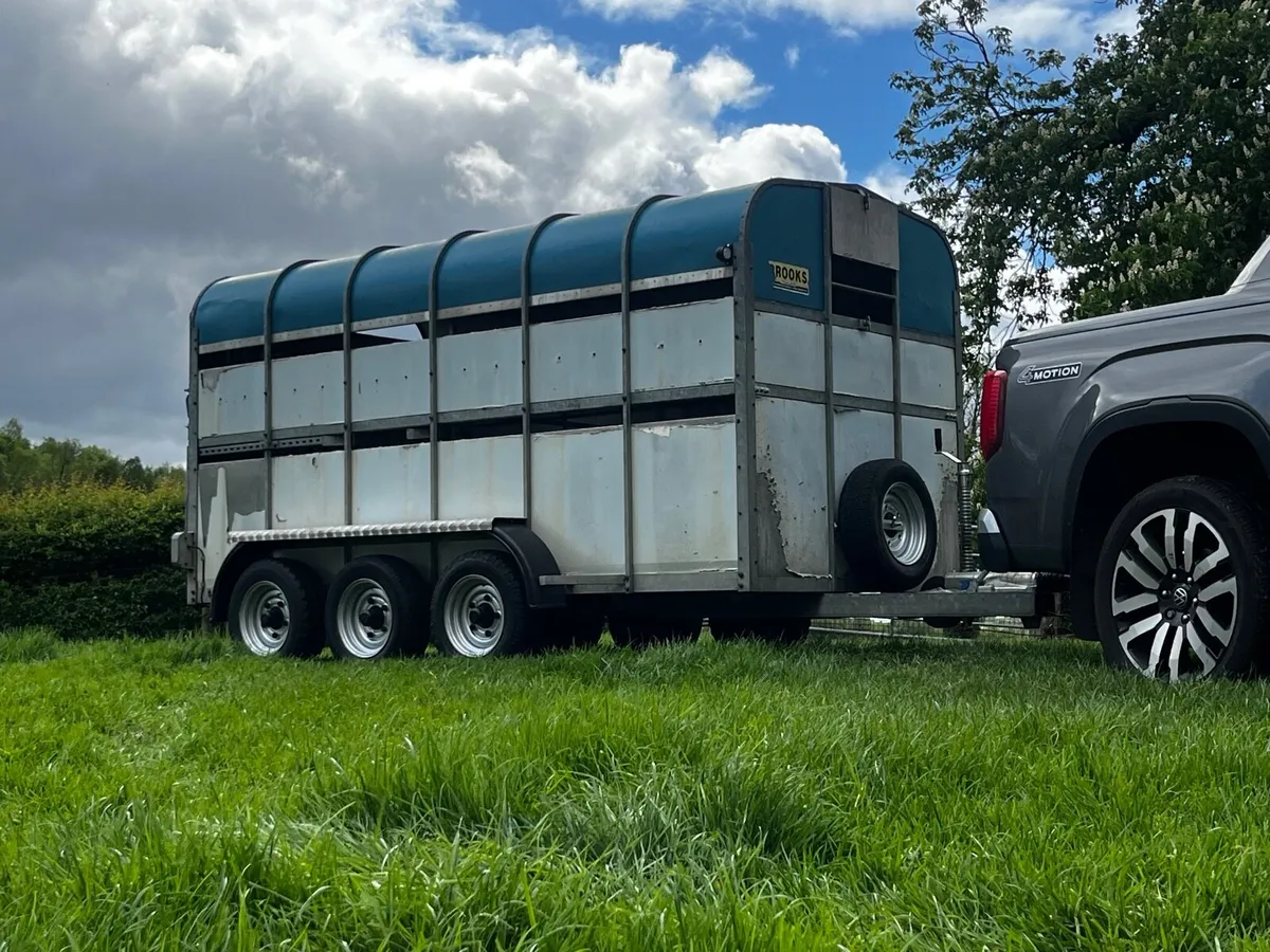Crooks Livestock Trailer - Image 1