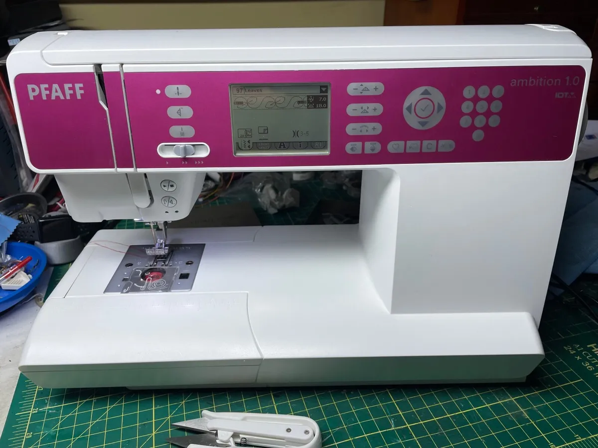 Pfaff Quilt Ambition 1.0 Sewing Machine- Like New! - Image 2