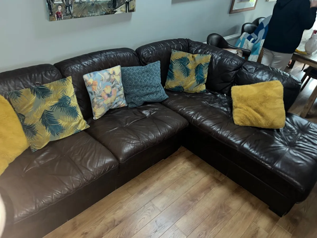 Couch - Image 2