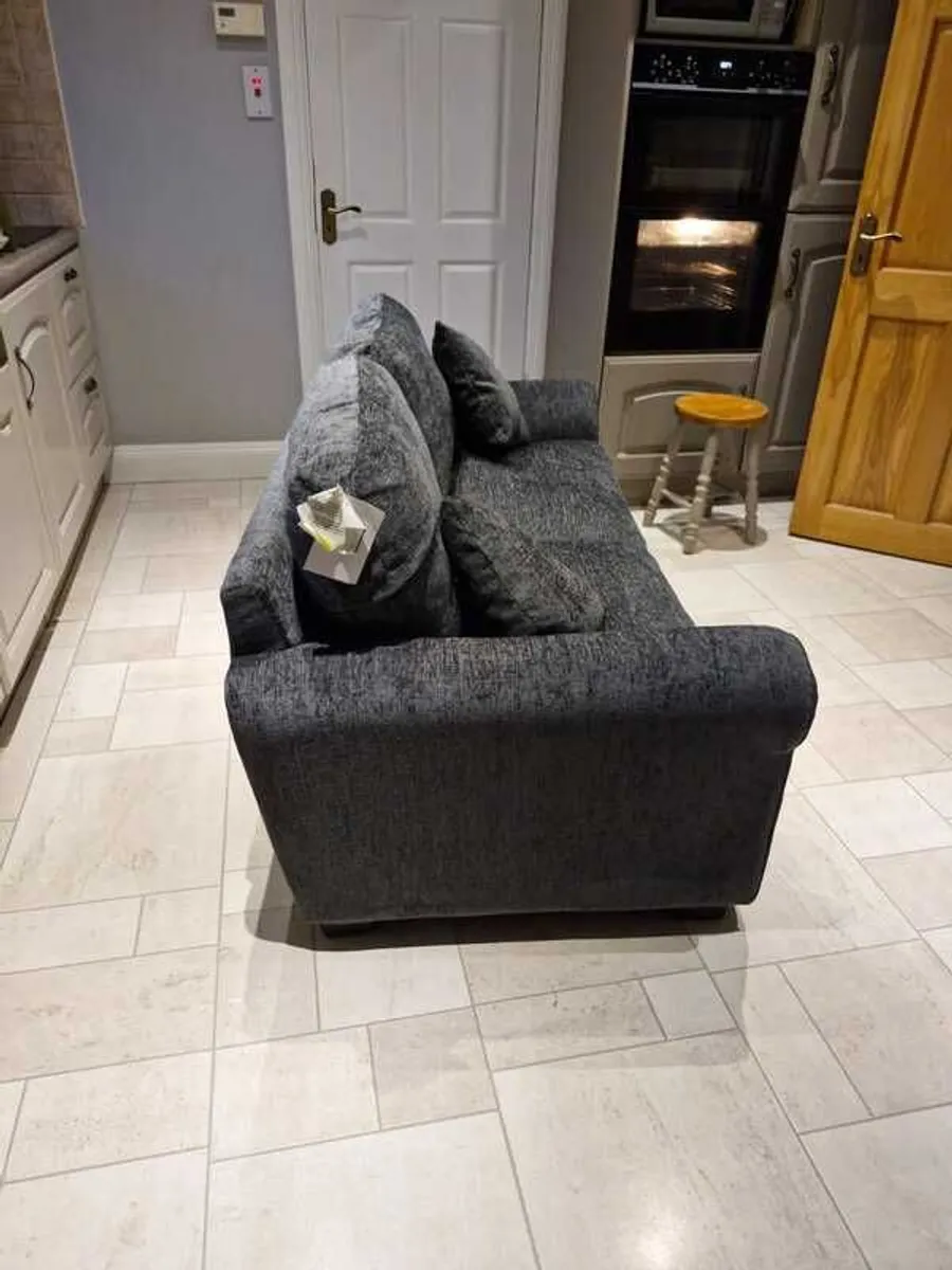 Couch - Image 2
