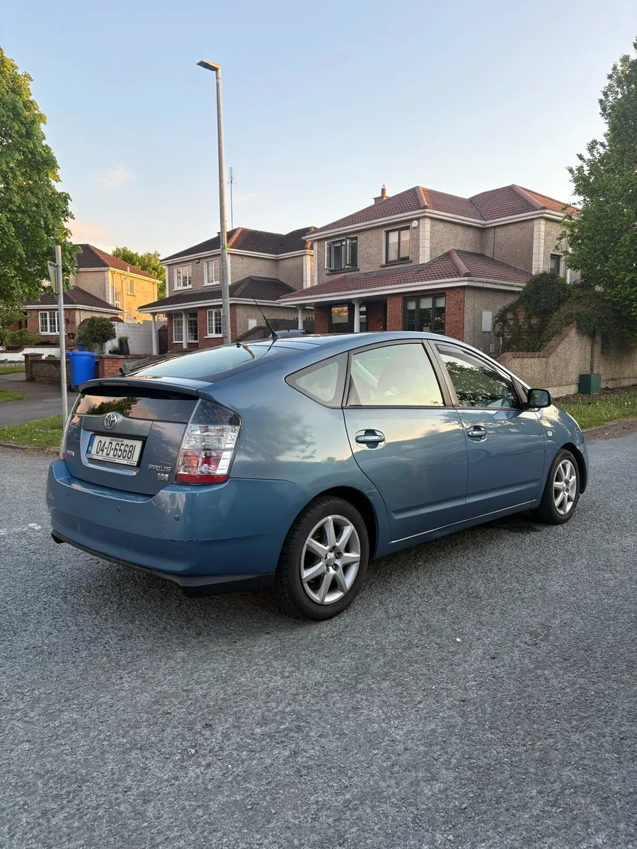 Toyota Prius - Image 2