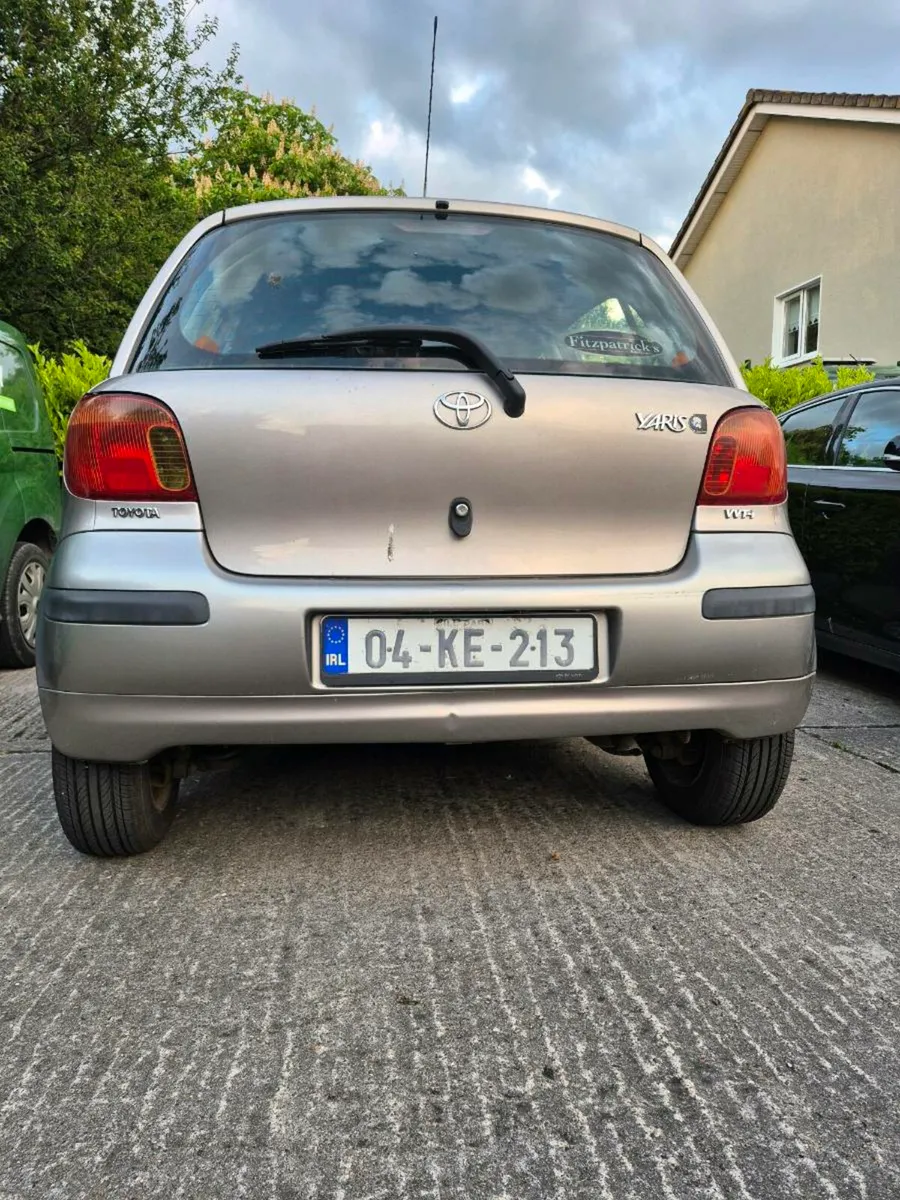 2004 Toyota Yaris - Image 1