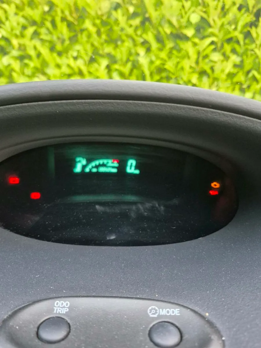 2004 Toyota Yaris - Image 3