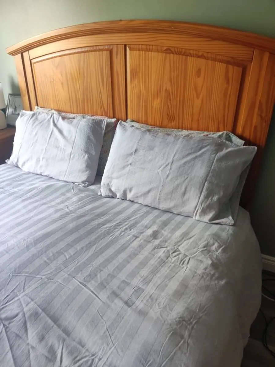 bed furniture - Image 1