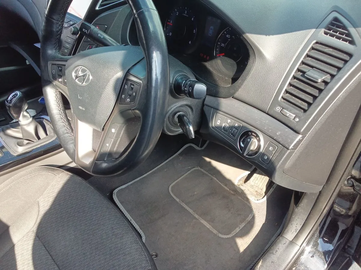Hyundai i40 1.7 Crdi SE NAV Bl/dr 141 - Image 4