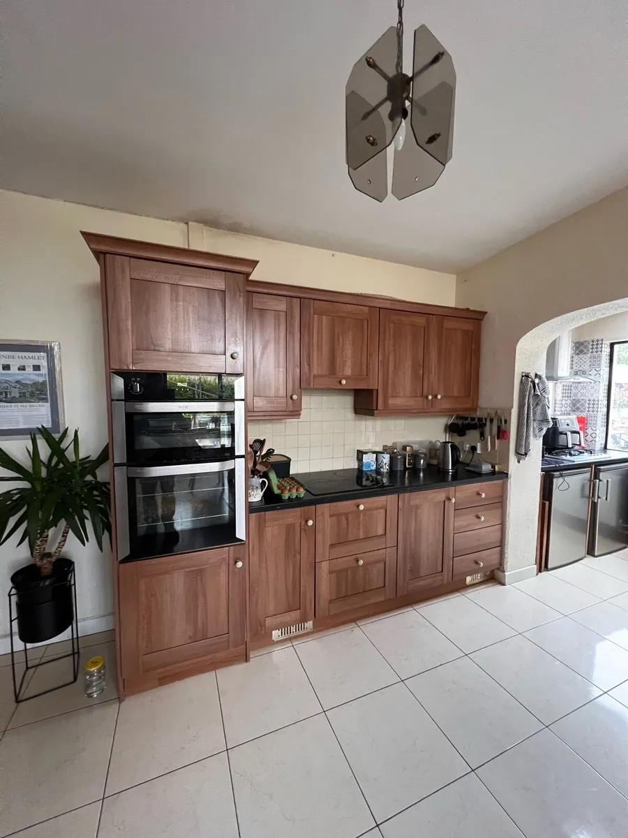 FULL KITCHEN plus lots more - Image 1