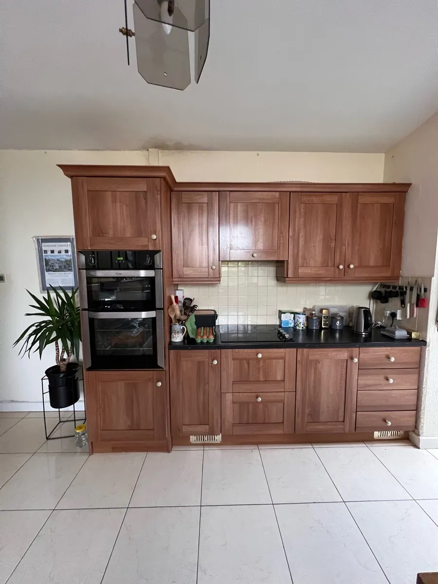 FULL KITCHEN plus lots more - Image 2