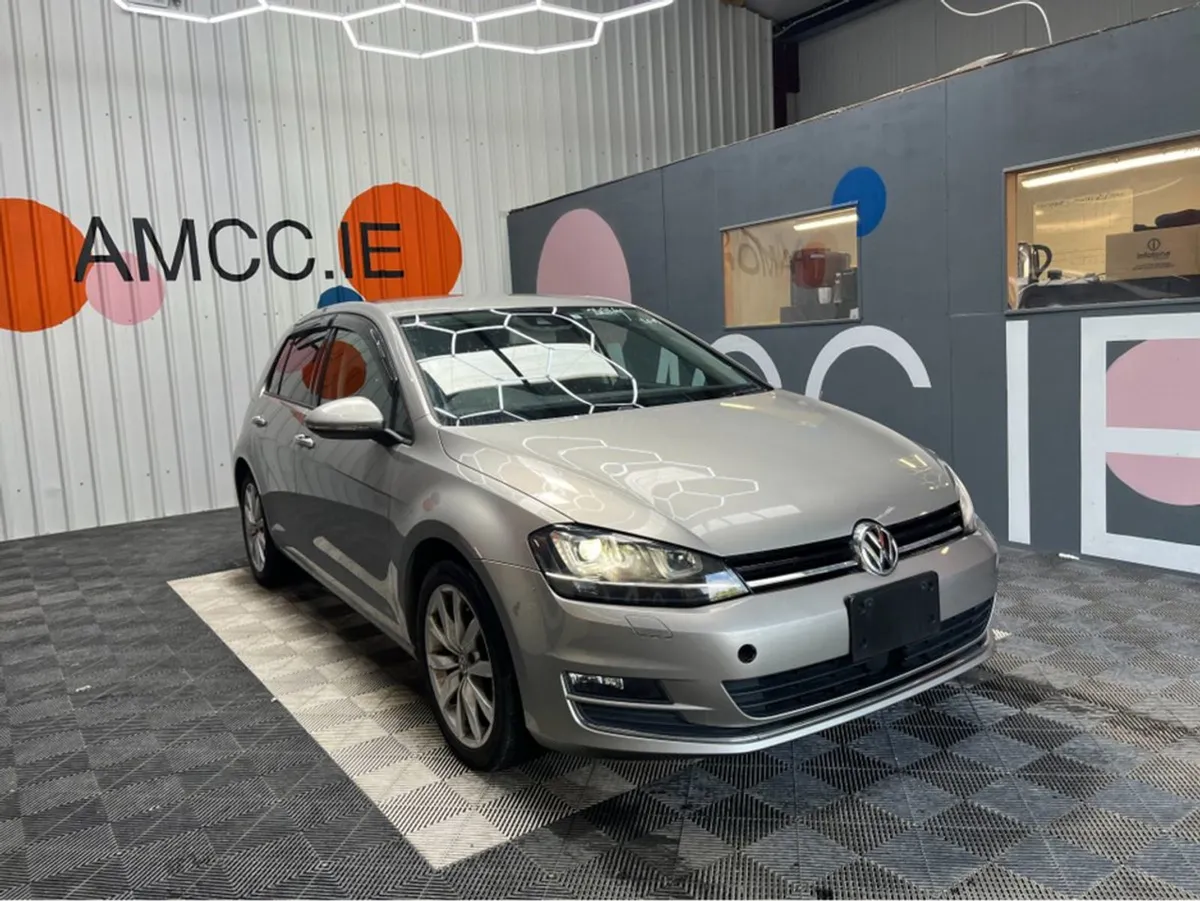 Volkswagen Golf TSI High Line / Reverse Camera Ad - Image 1
